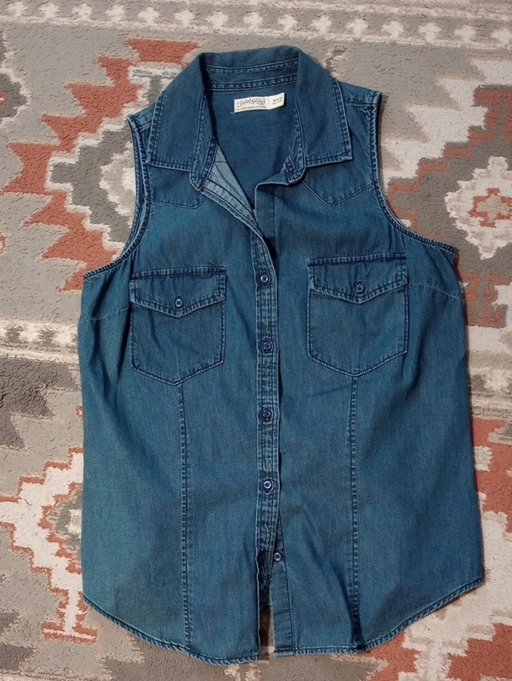 Vintage Women's Sleeveless Cotton Button Up Shirt